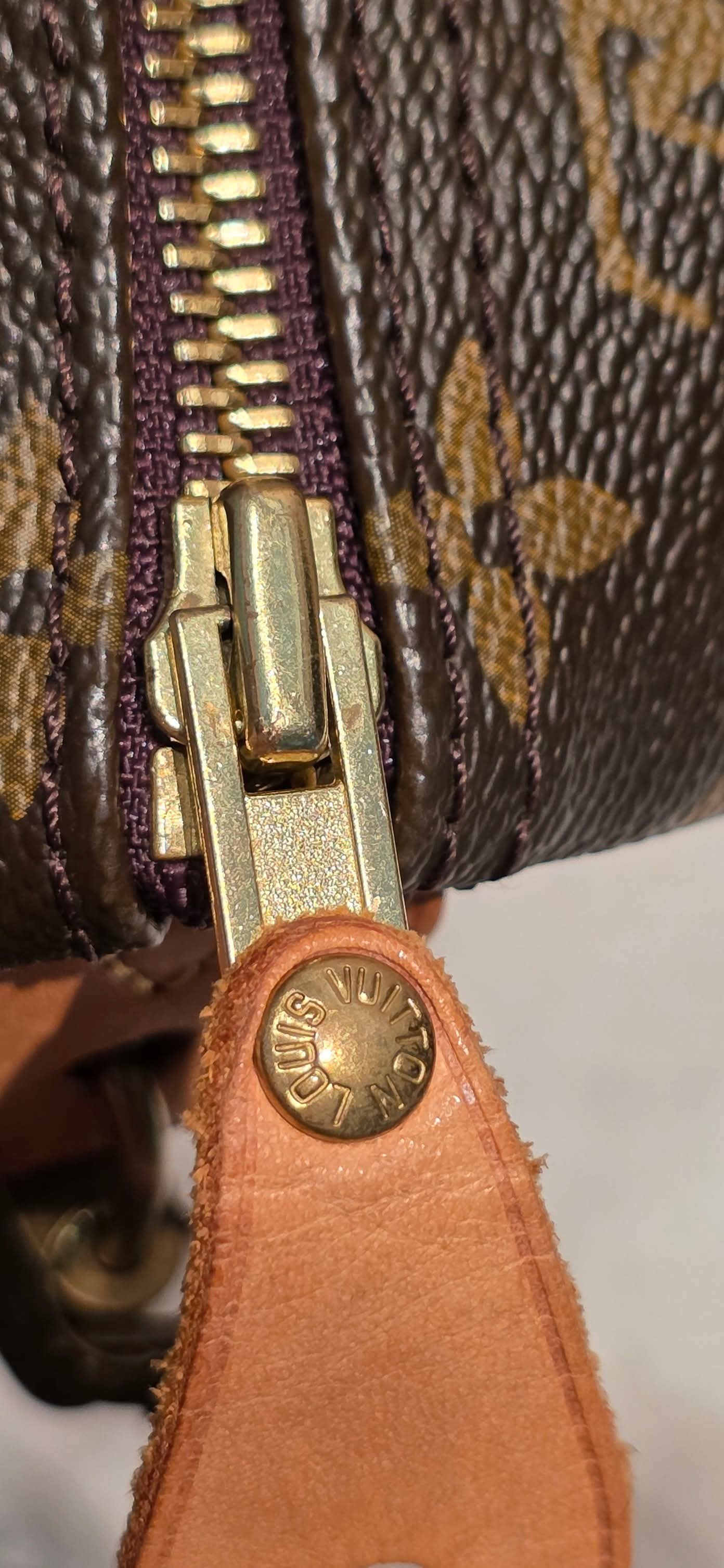 Authentic Louis Vuitton Speedy 40 Monogram