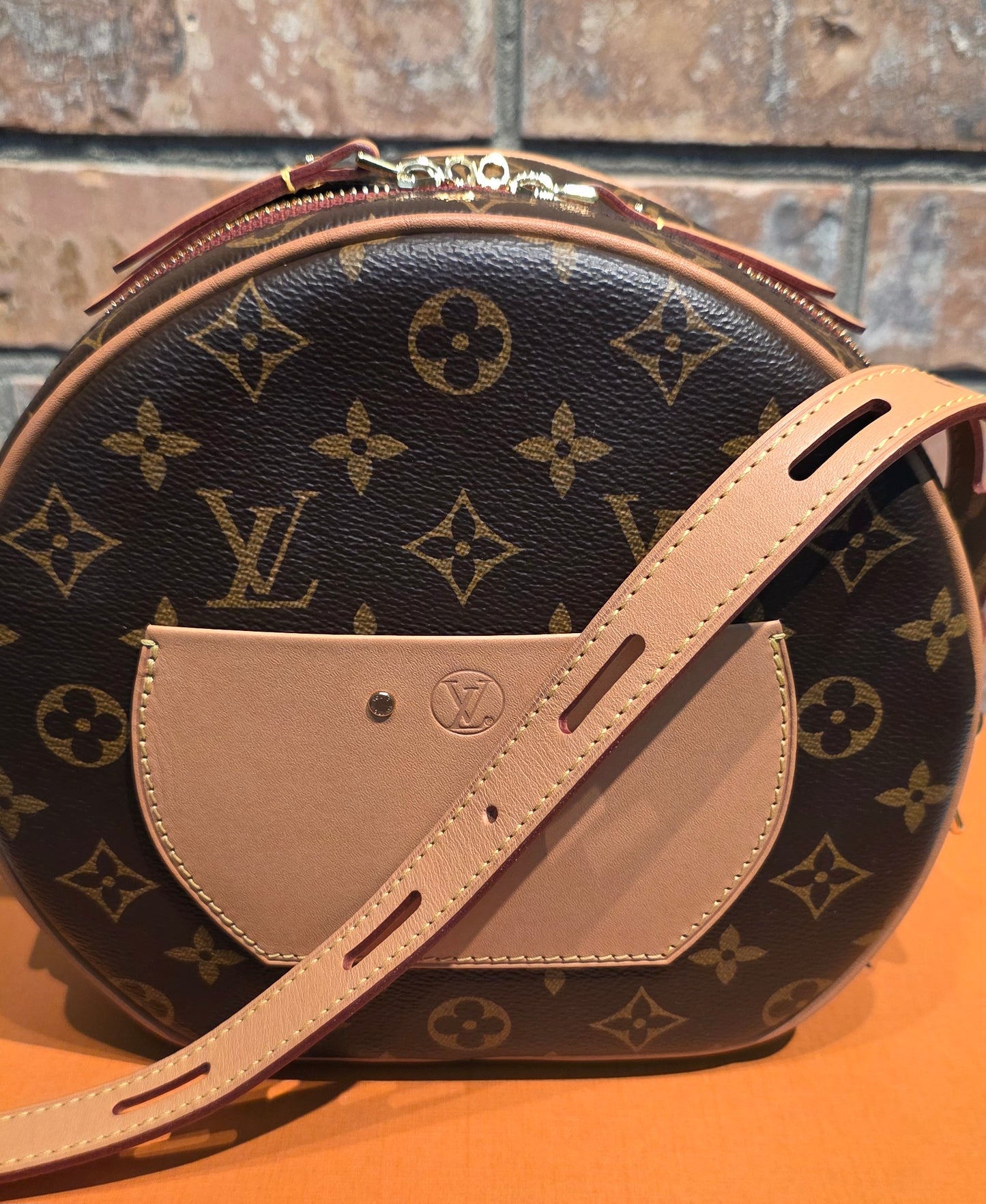 Authentic Louis Vuitton Boite Chapeau MM