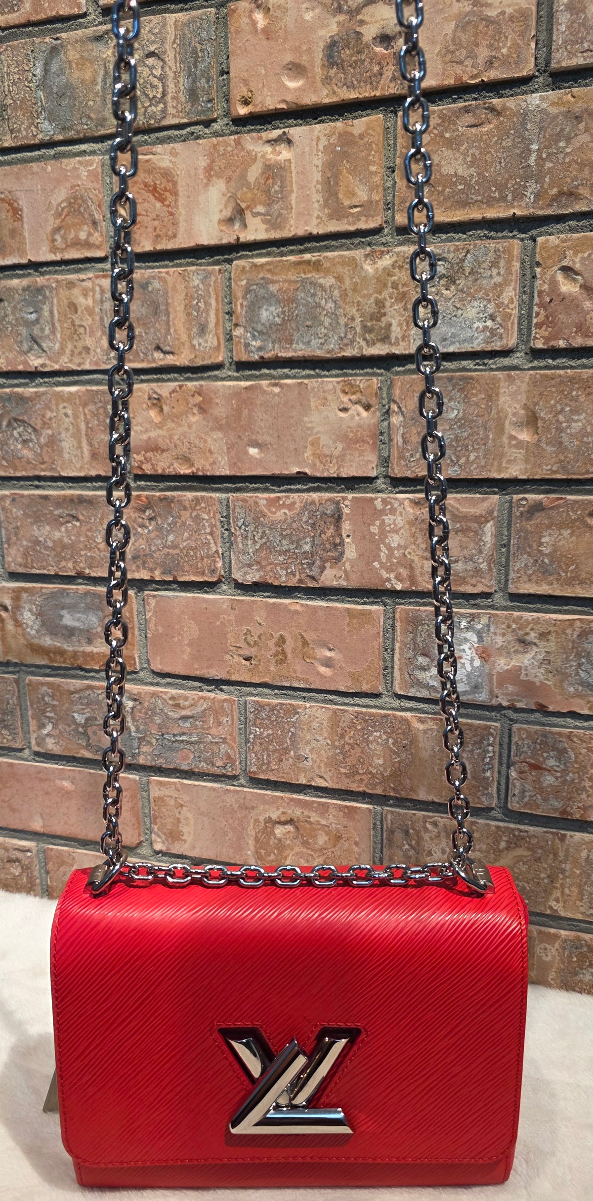 Authentic Louis Vuitton Twist MM Epi Leather in Red