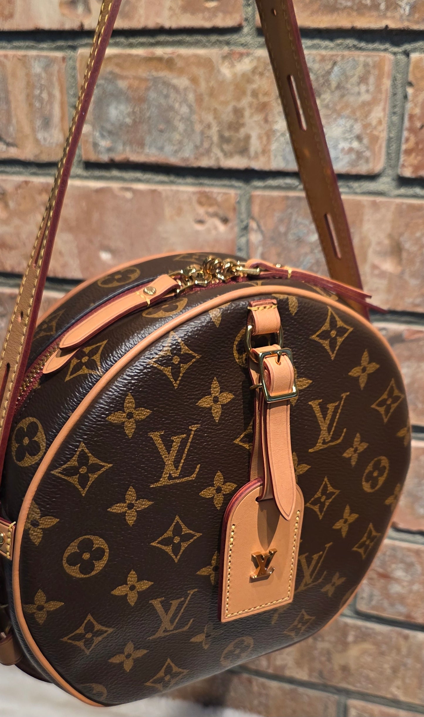 Authentic Louis Vuitton Boite Chapeau MM
