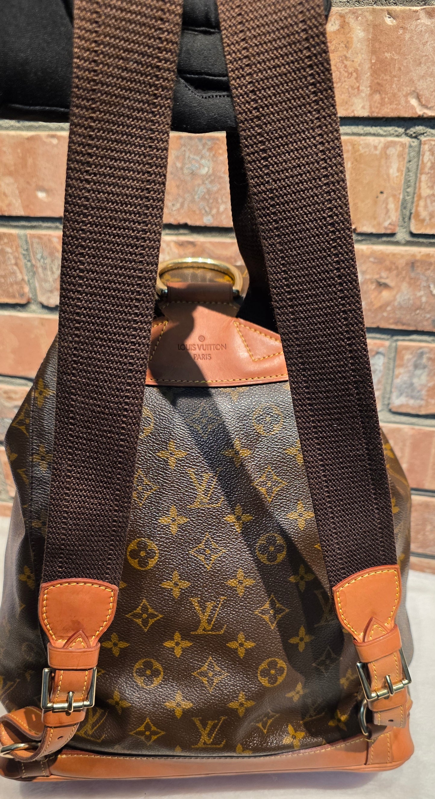 Authentic Louis Vuitton Montsouris GM