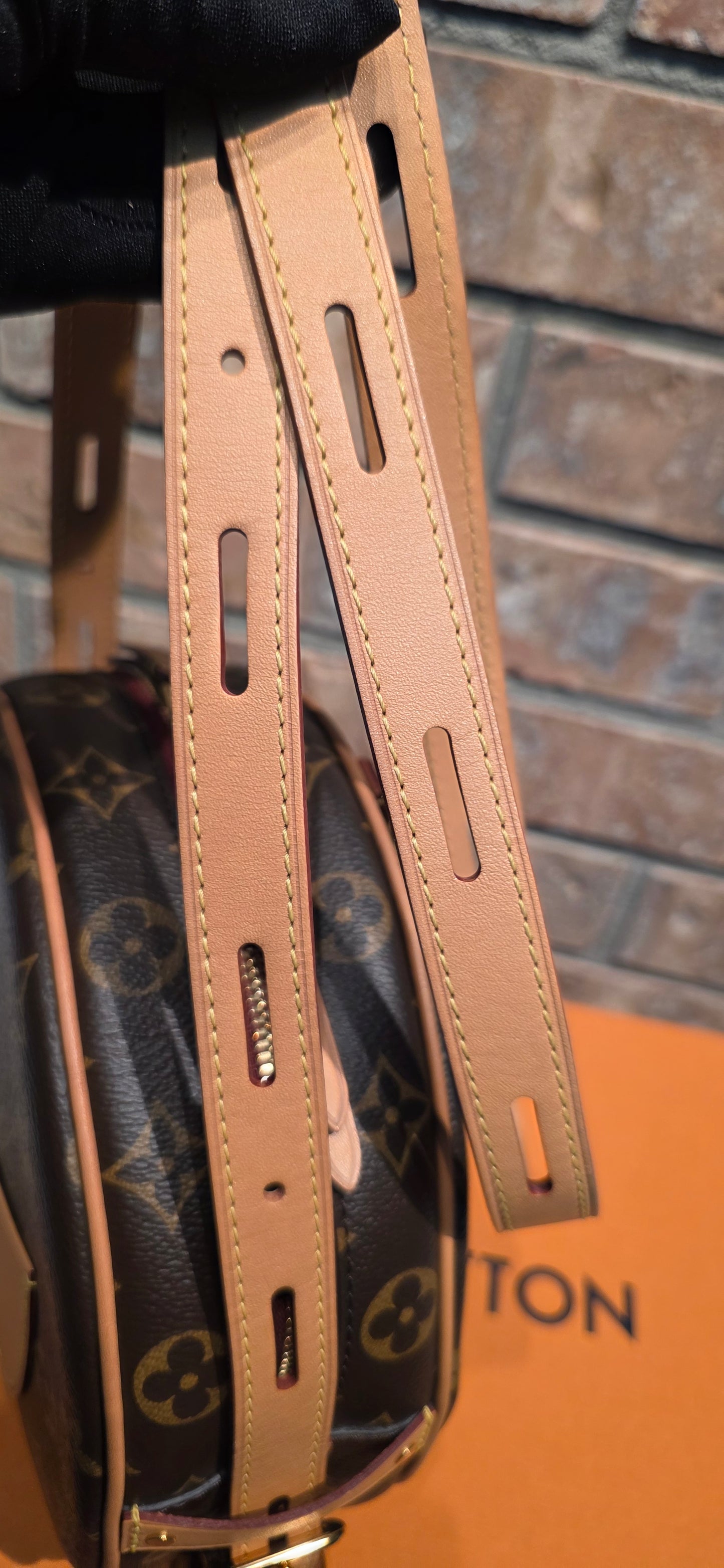 Authentic Louis Vuitton Boite Chapeau MM