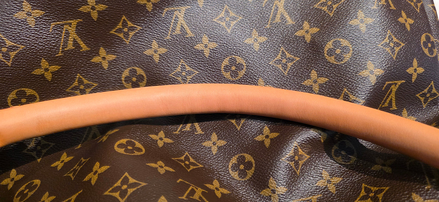 Authentic Louis Vuitton Artsy MM Monogram