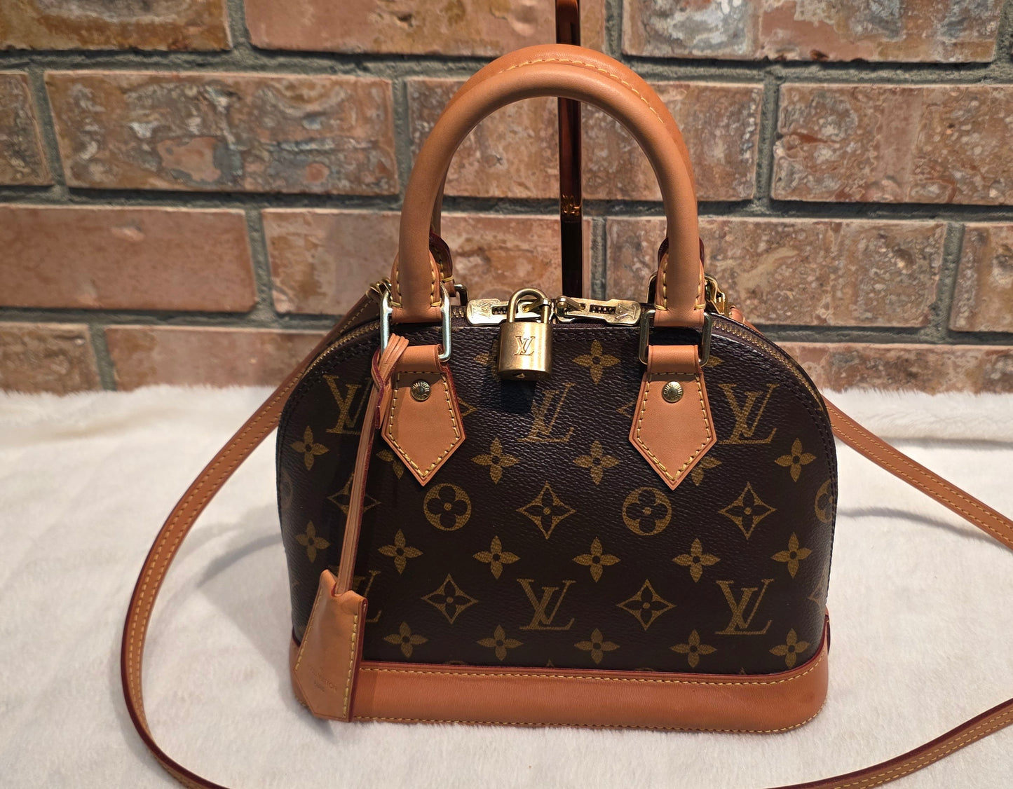 Authentic Louis Vuitton Alma BB Monogram