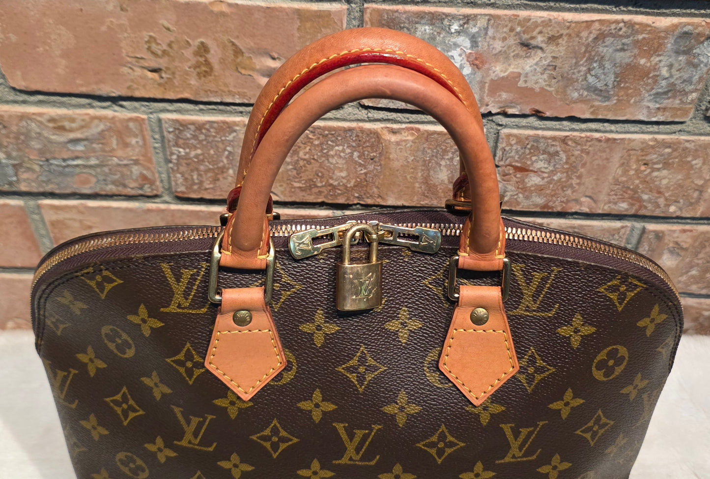 Authentic Louis Vuitton Alma PM Monogram