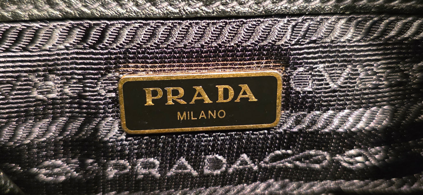 Authentic Prada Bandoliera Vitello Phenix Crossbody Bag