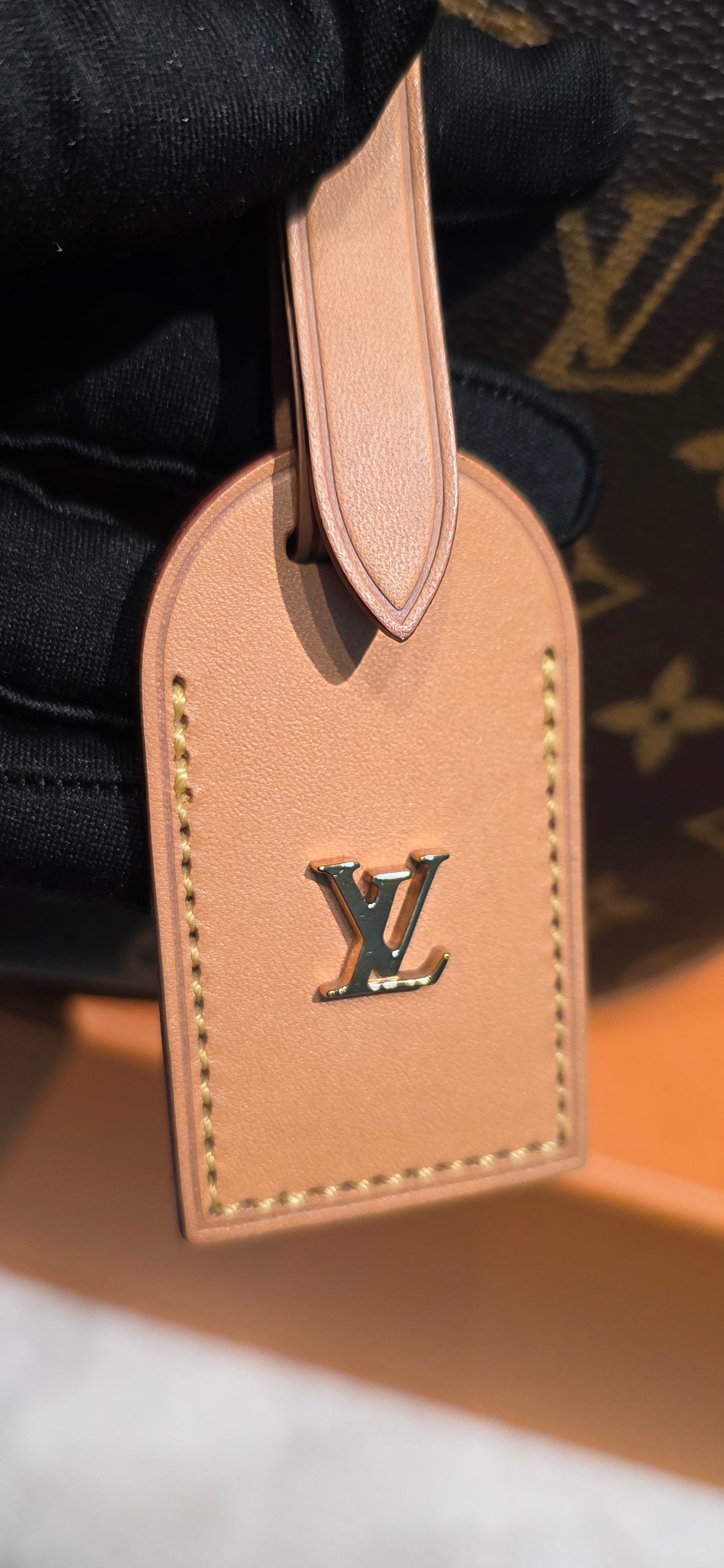 Authentic Louis Vuitton Boite Chapeau MM