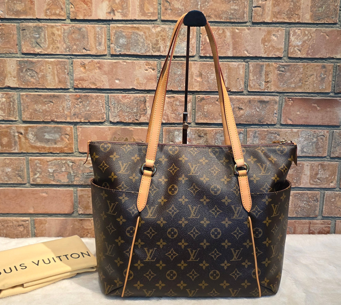 Authentic Louis Vuitton Totally MM Monogram