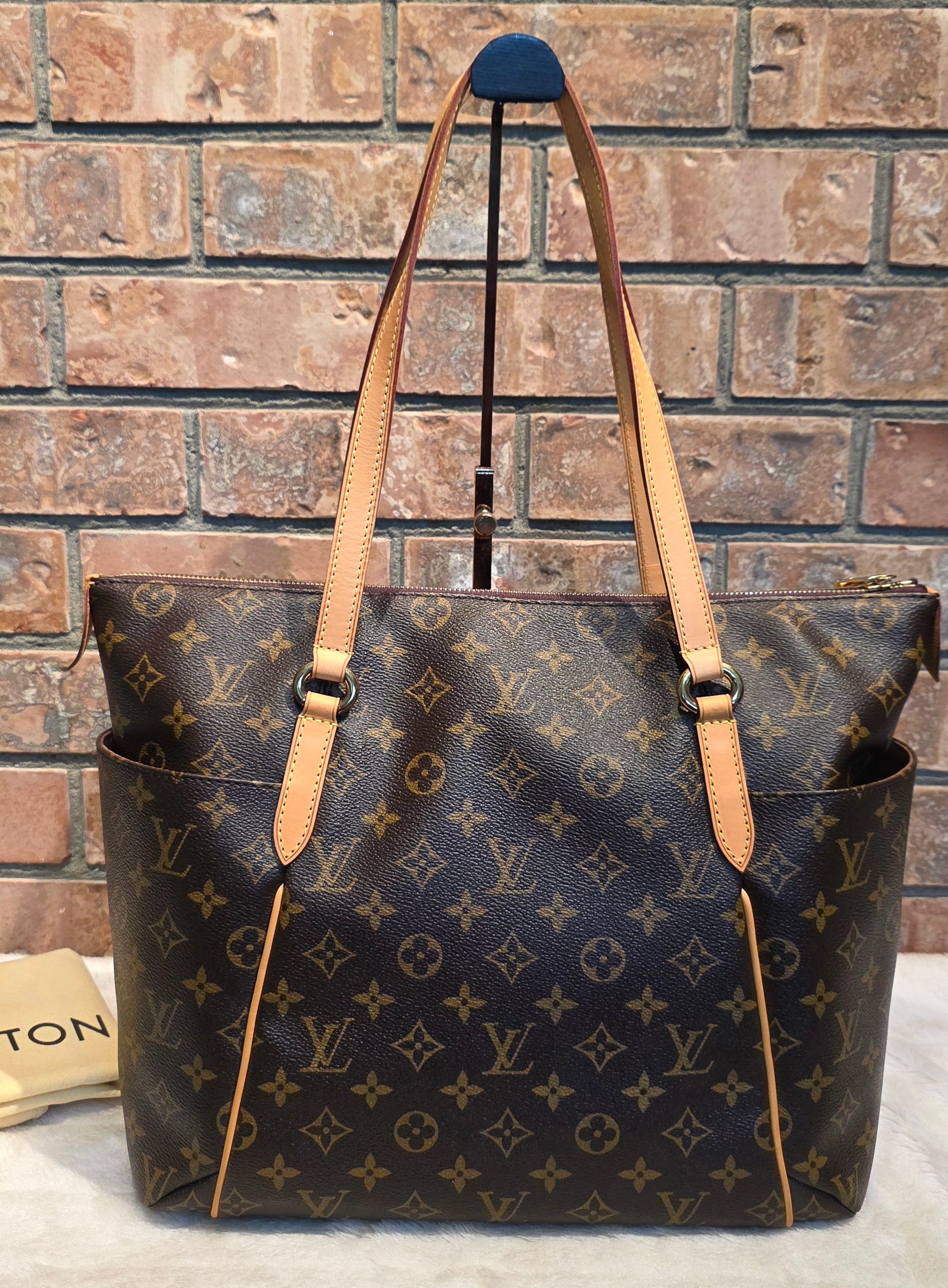 Authentic Louis Vuitton Totally MM Monogram
