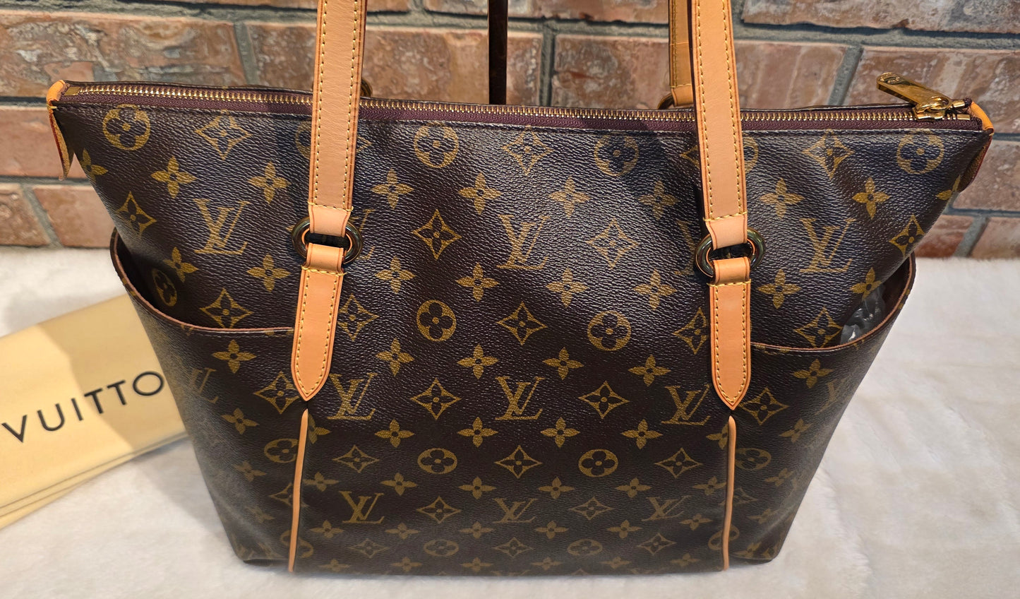 Authentic Louis Vuitton Totally MM Monogram