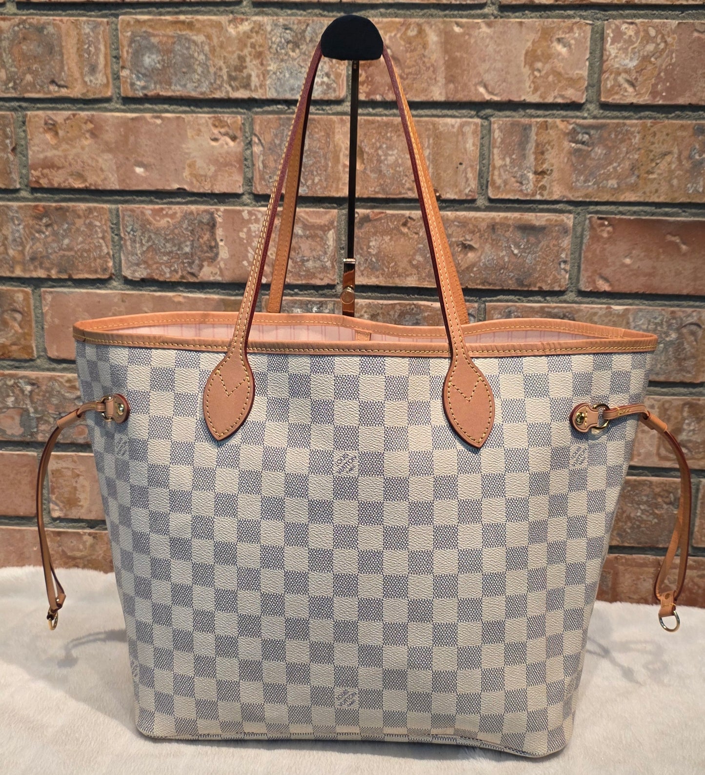Authentic Louis Vuitton Neverfull MM Damier Azur (Bag Only)