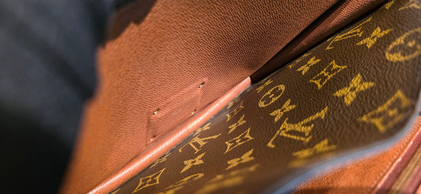 Authentic Louis Vuitton Monceau 26