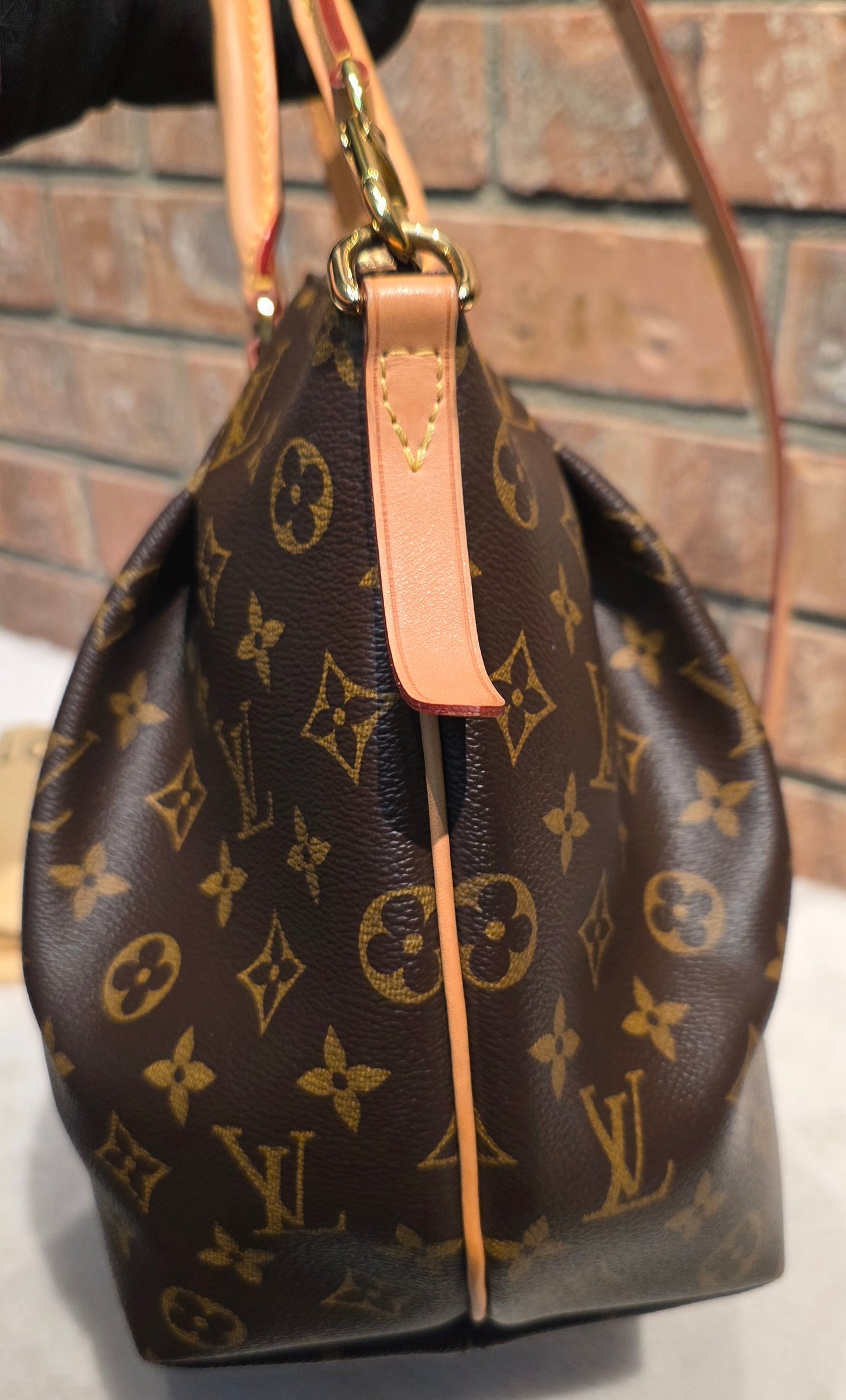 Authentic Louis Vuitton Turenne MM