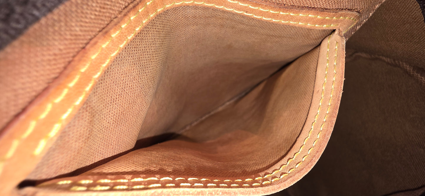 Authentic Louis Vuitton Speedy 35 Monogram