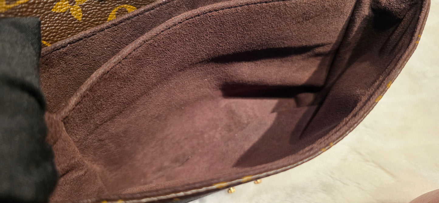 Authentic Louis Vuitton Pochette Metis Monogram