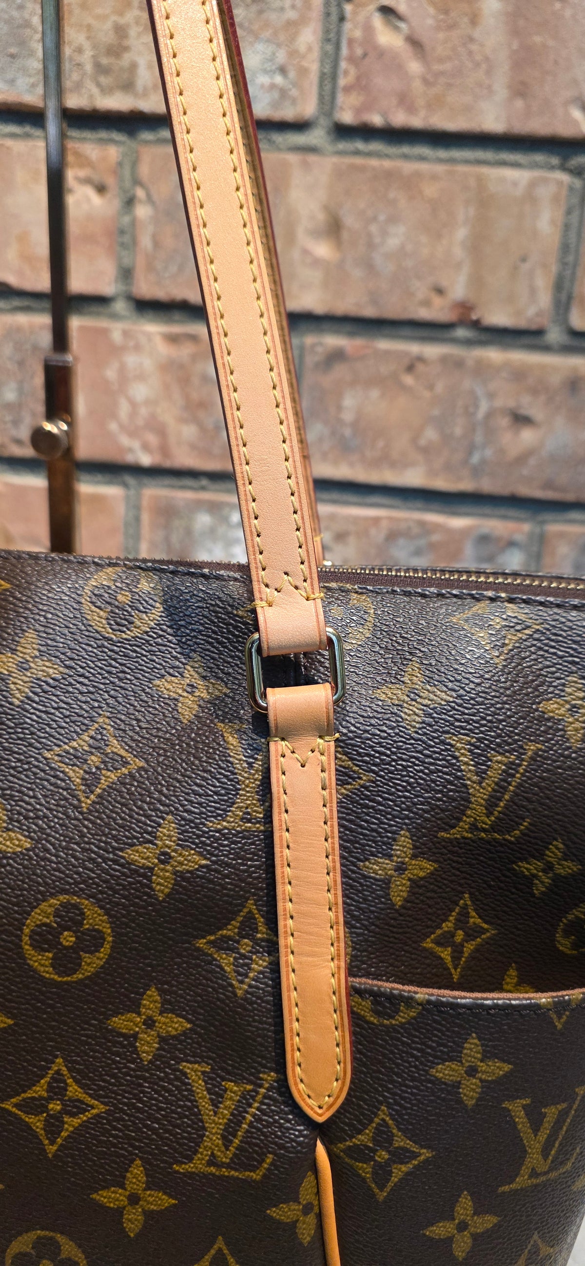 Authentic Louis Vuitton Totally MM Monogram