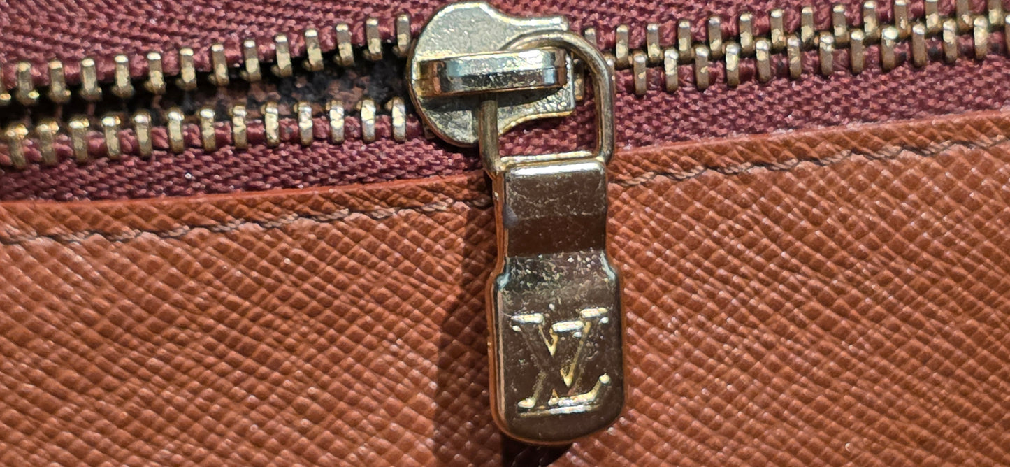 Authentic Louis Vuitton Monceau 26