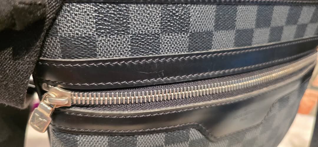 Authentic Louis Vuitton Thomas Crossbody Damier Graphite