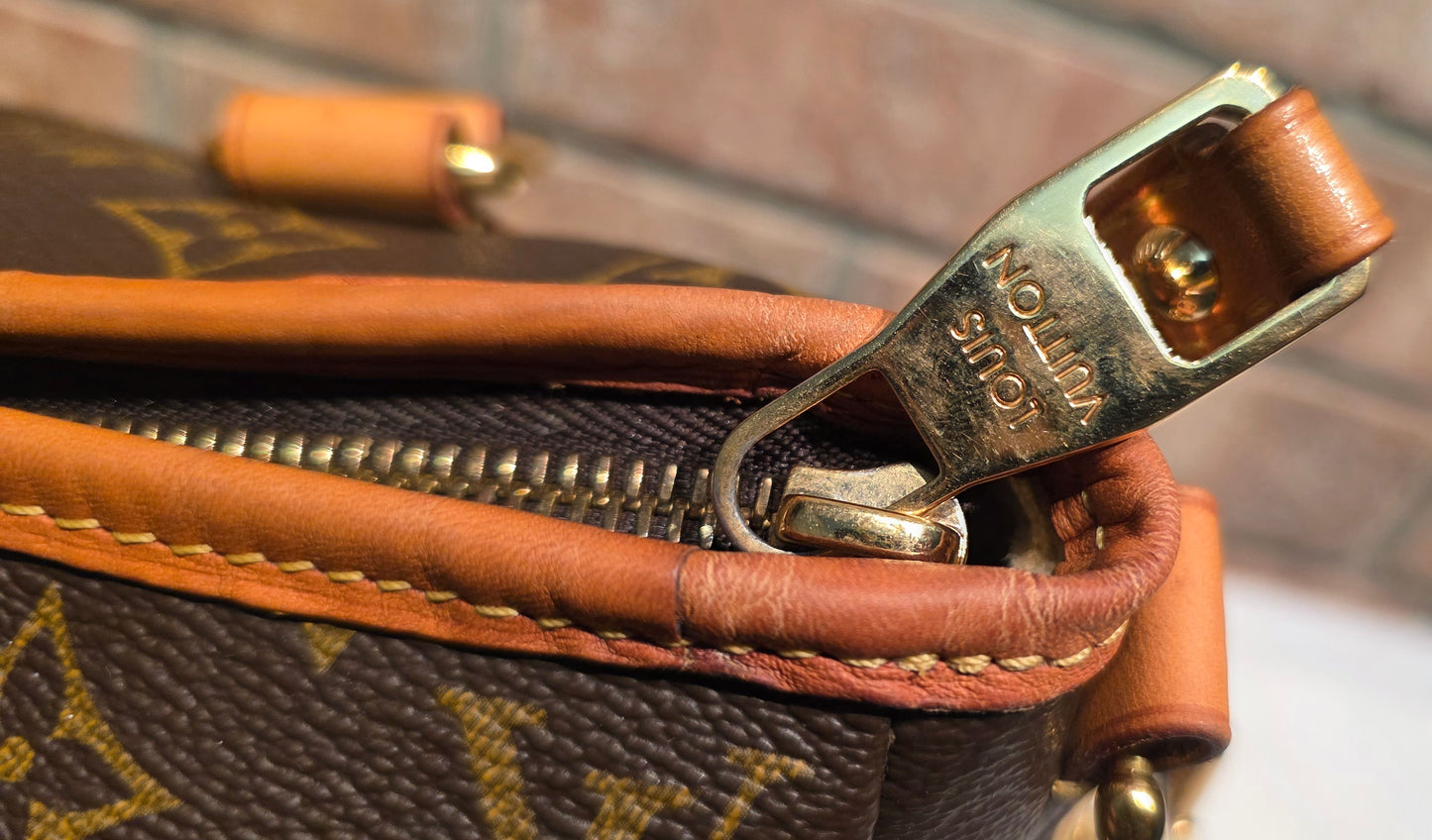 Authentic Louis Vuitton Estrella MM