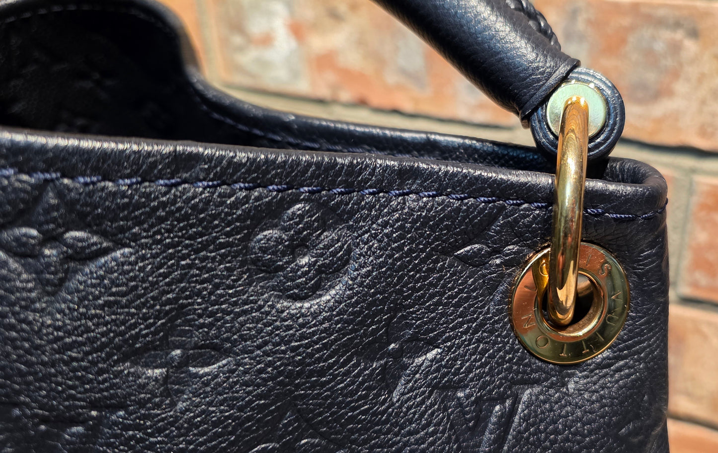 Authentic Louis Vuitton Artsy MM Empreinte Infini