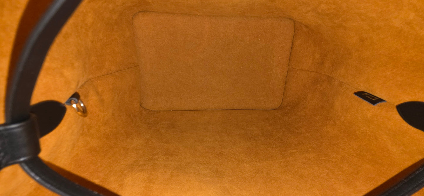 Authentic Louis Vuitton Crafty NeoNoe MM Giant Monogram in Caramel