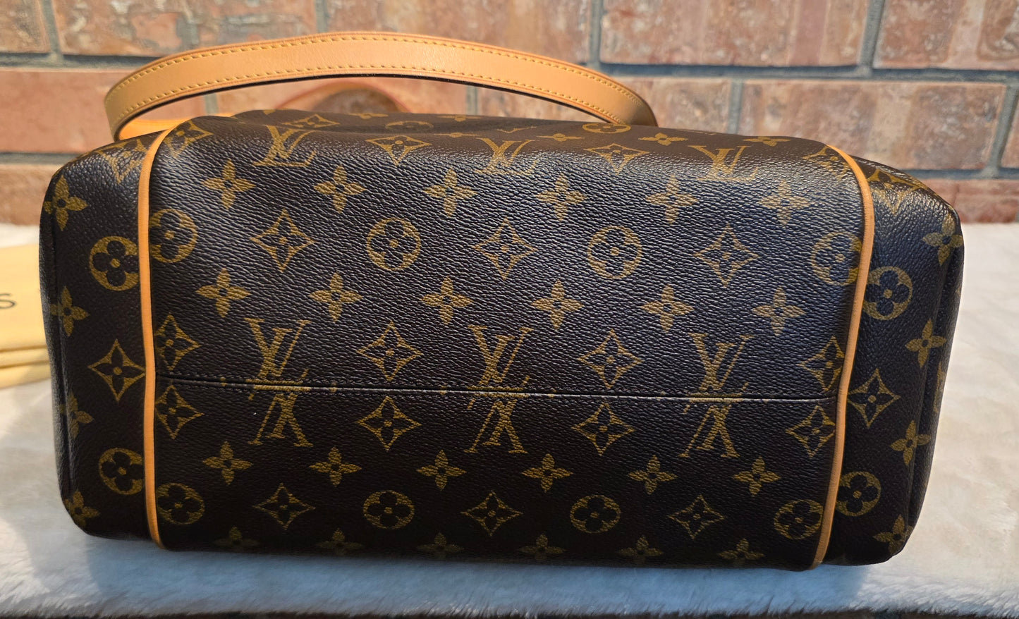 Authentic Louis Vuitton Totally MM Monogram