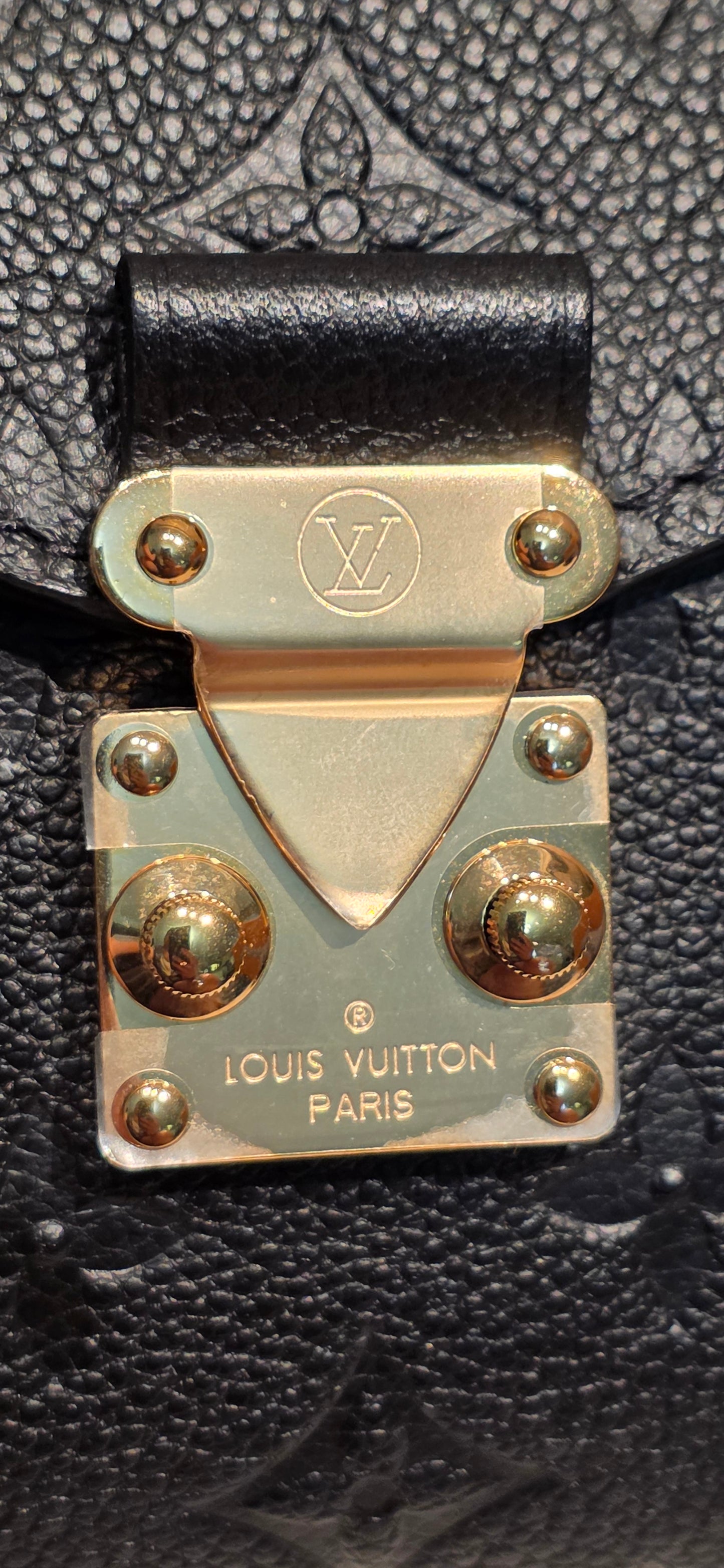Authentic Louis Vuitton Pochette Metis Empreinte Noir