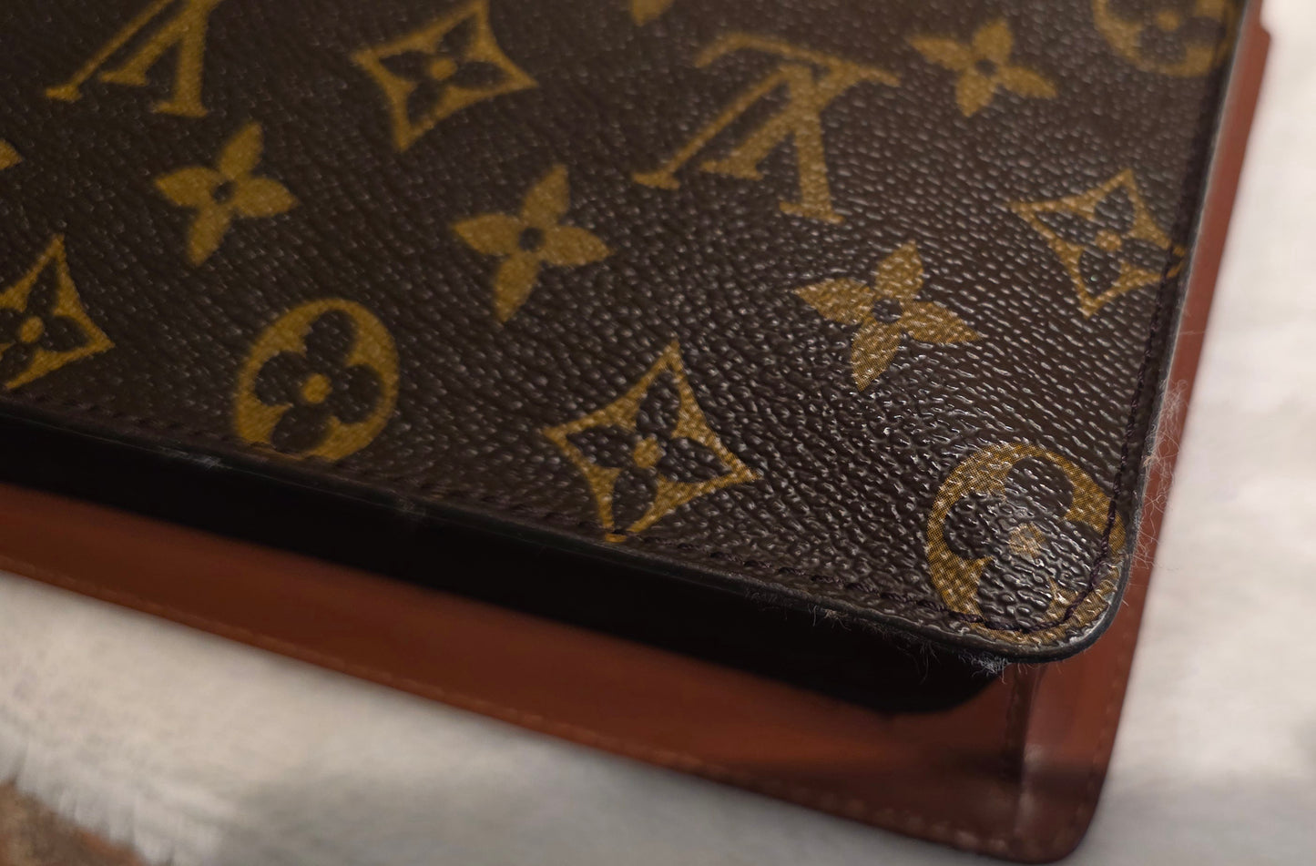 Authentic Louis Vuitton Monceau 26