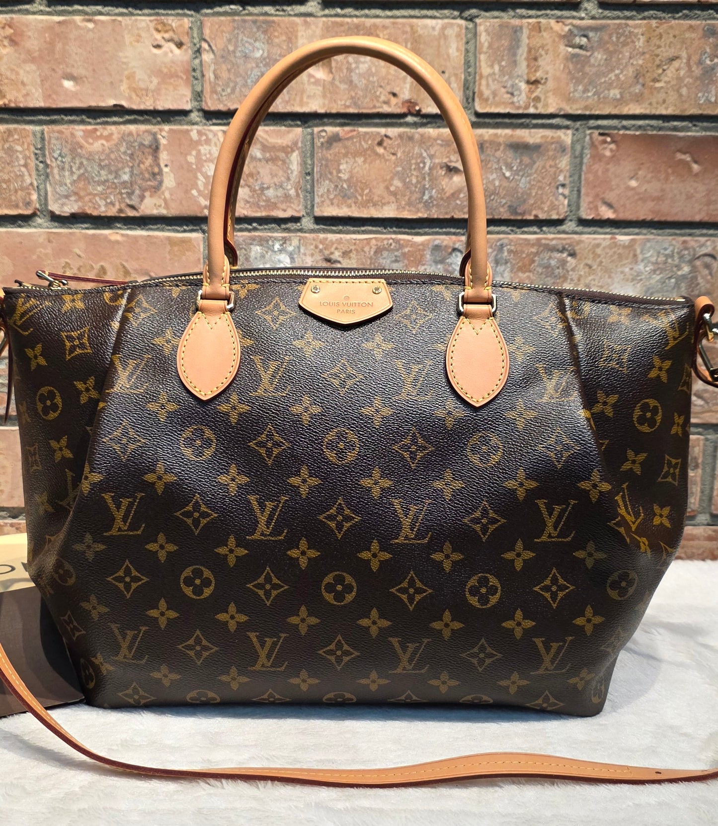 Authentic Louis Vuitton Turenne GM
