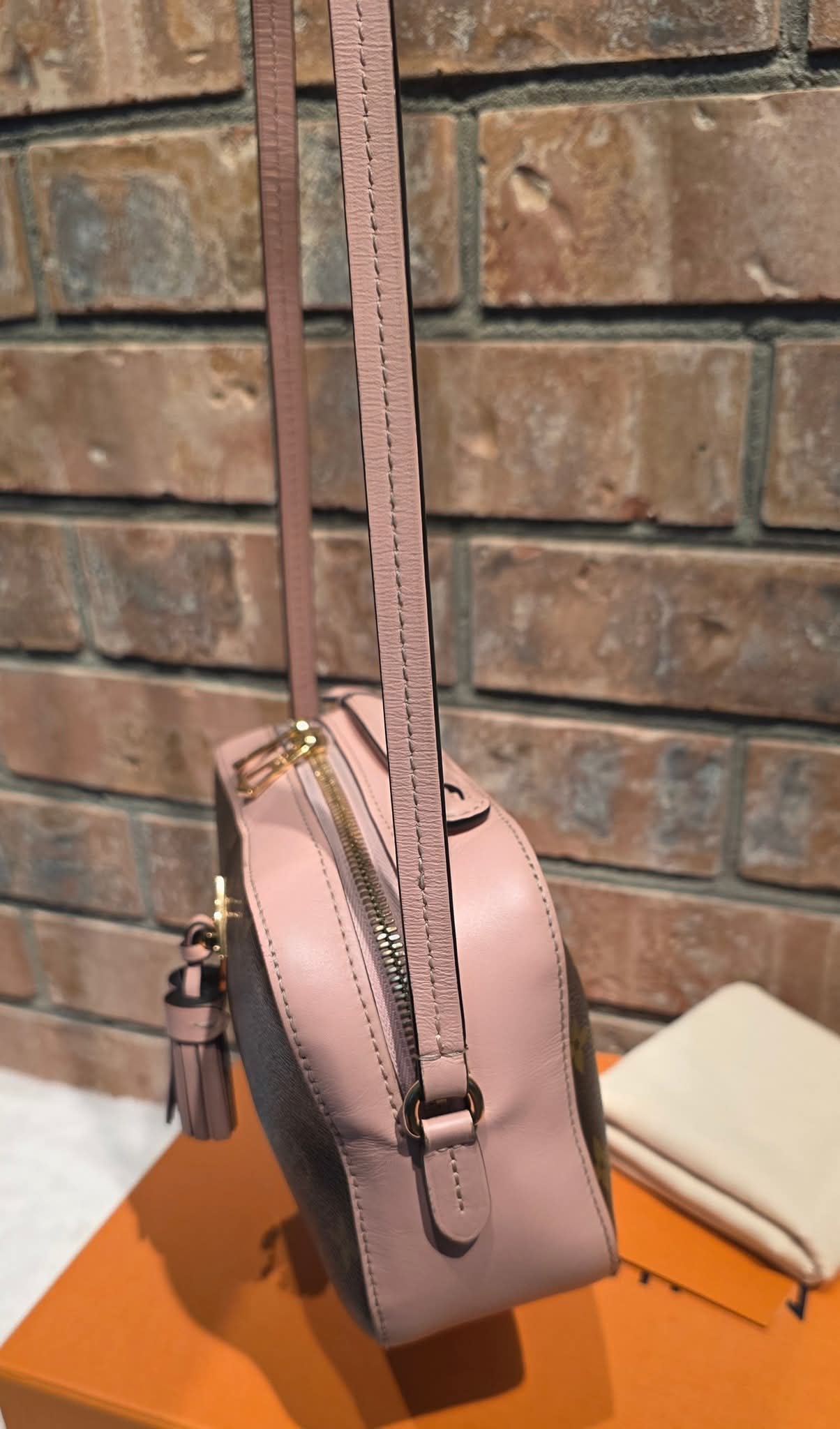 Authentic Louis Vuitton Saintonge Rose Poudre