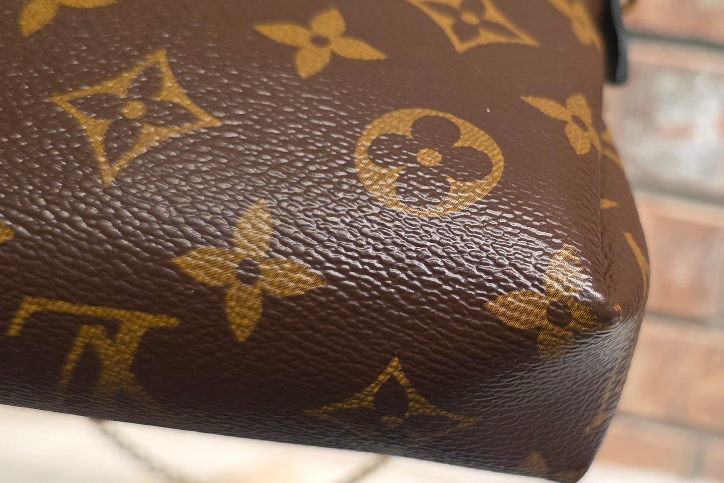 Authentic Louis Vuitton Pallas Clutch Noir