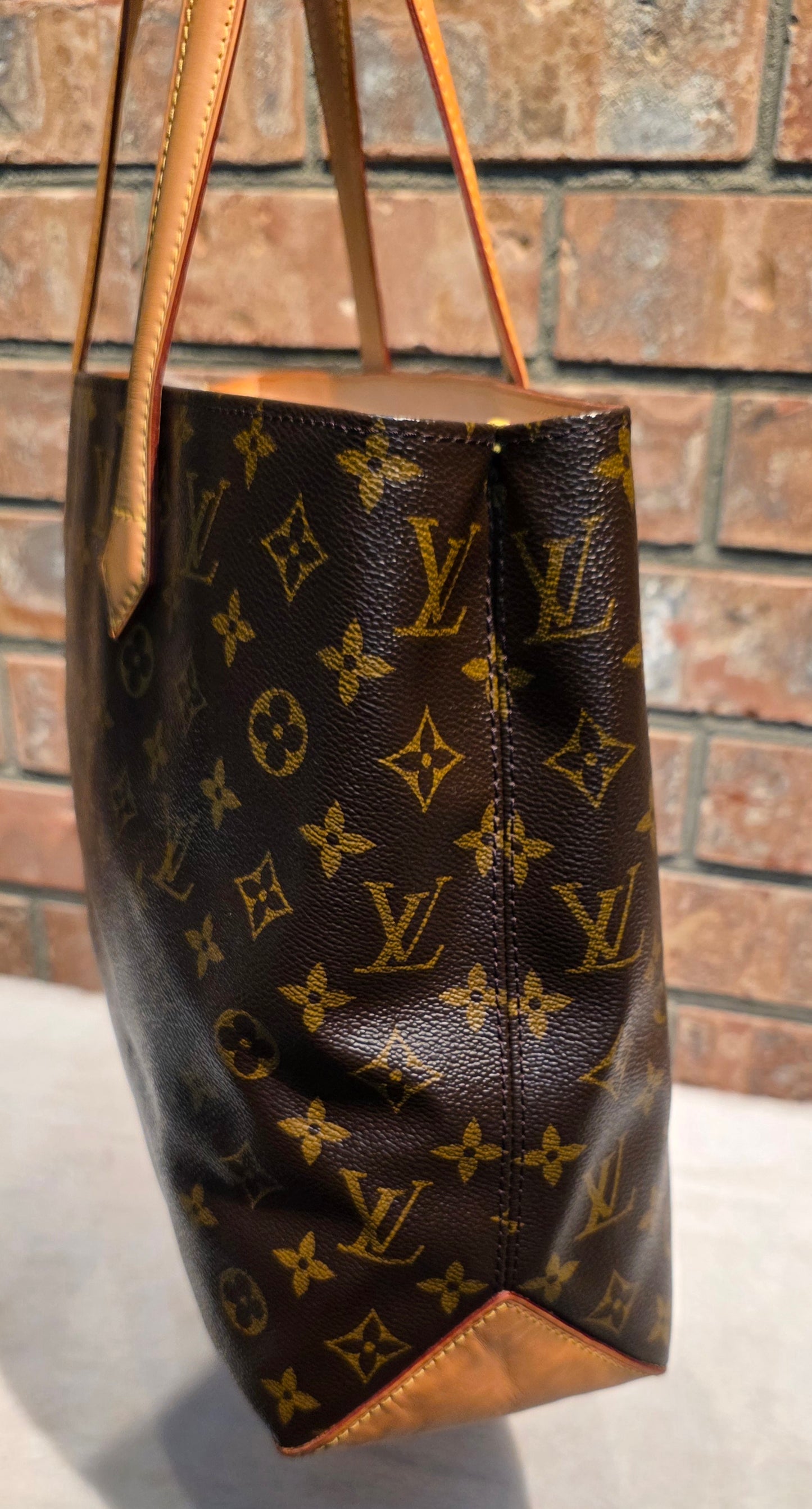 Authentic Louis Vuitton Wilshire MM Monogram