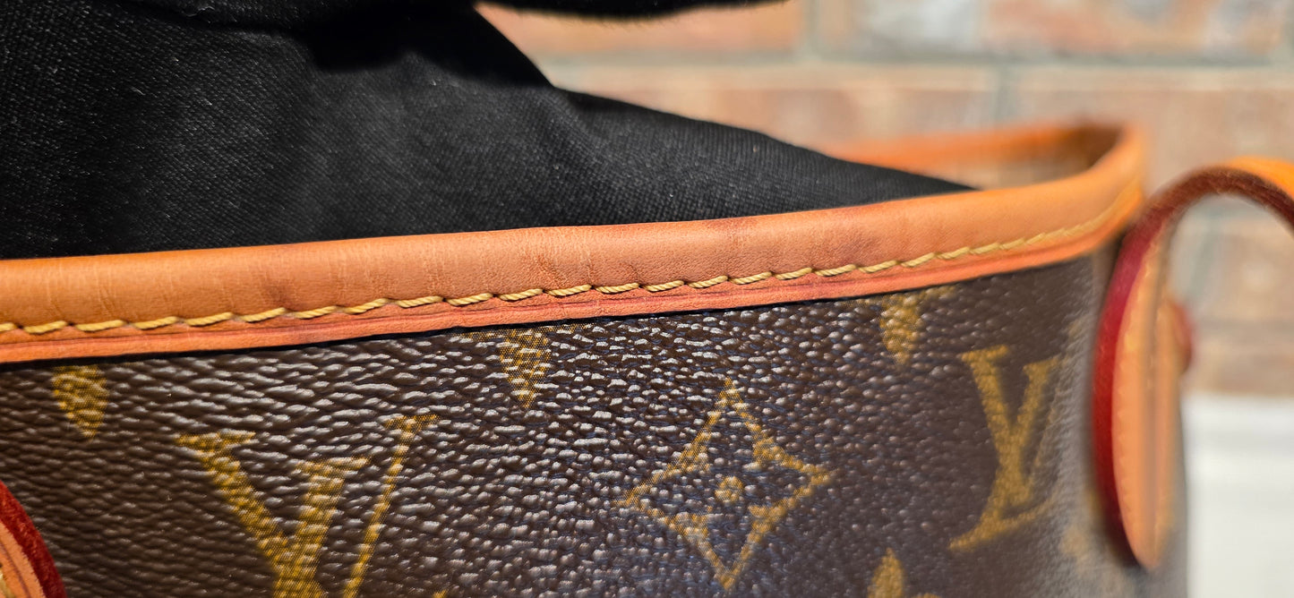 Authentic Louis Vuitton Neverfull MM Monogram