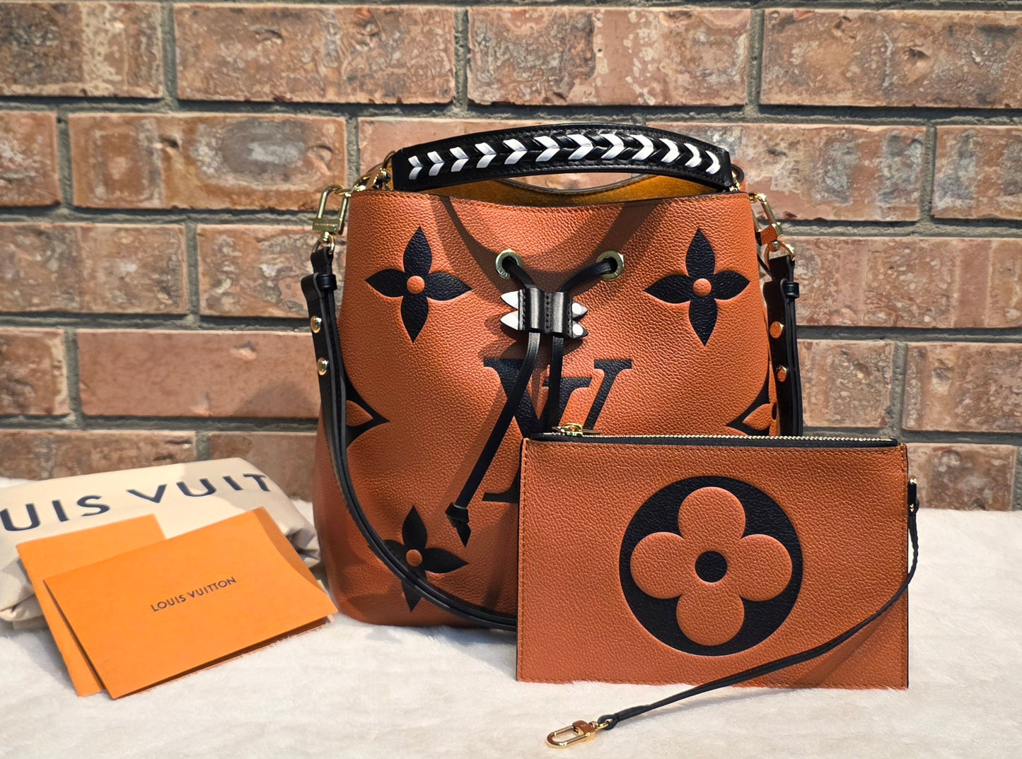Authentic Louis Vuitton Crafty NeoNoe MM Giant Monogram in Caramel