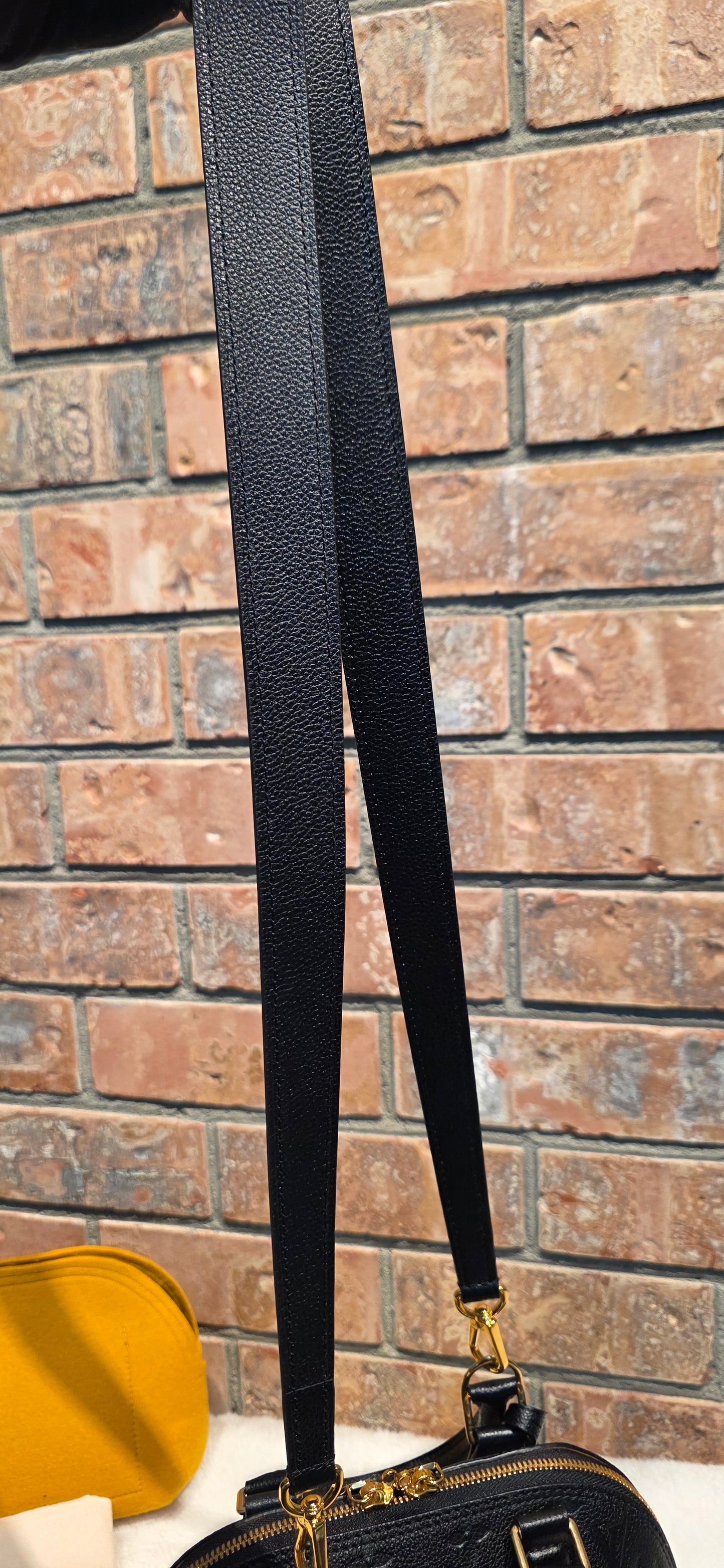Authentic Louis Vuitton Neo Alma BB Empreinte Noir