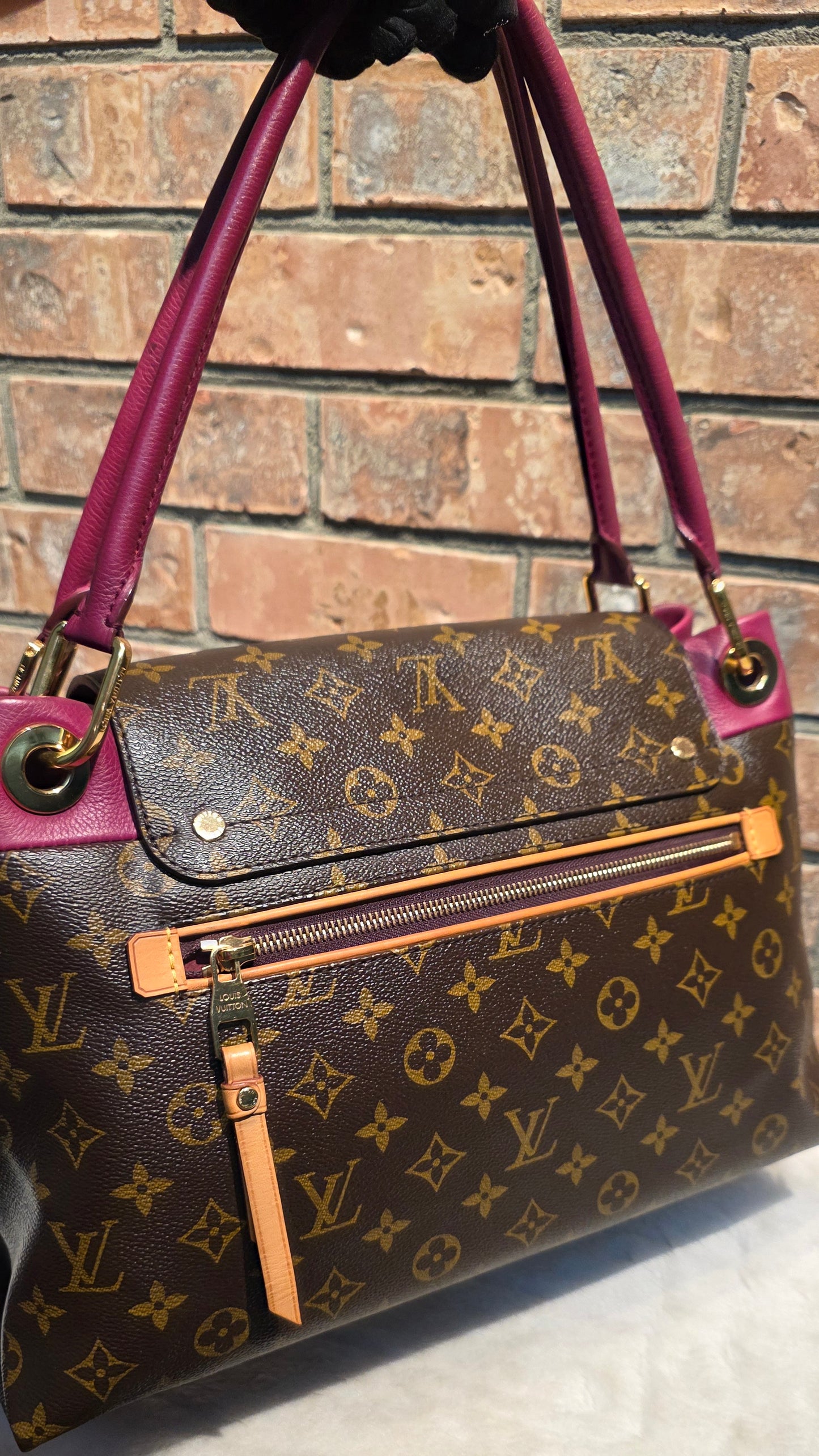 Authentic Louis Vuitton Olympe in Aurore