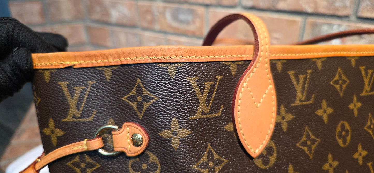 Authentic Neverfull MM Monogram Fuchsia Interior (BAG ONLY)