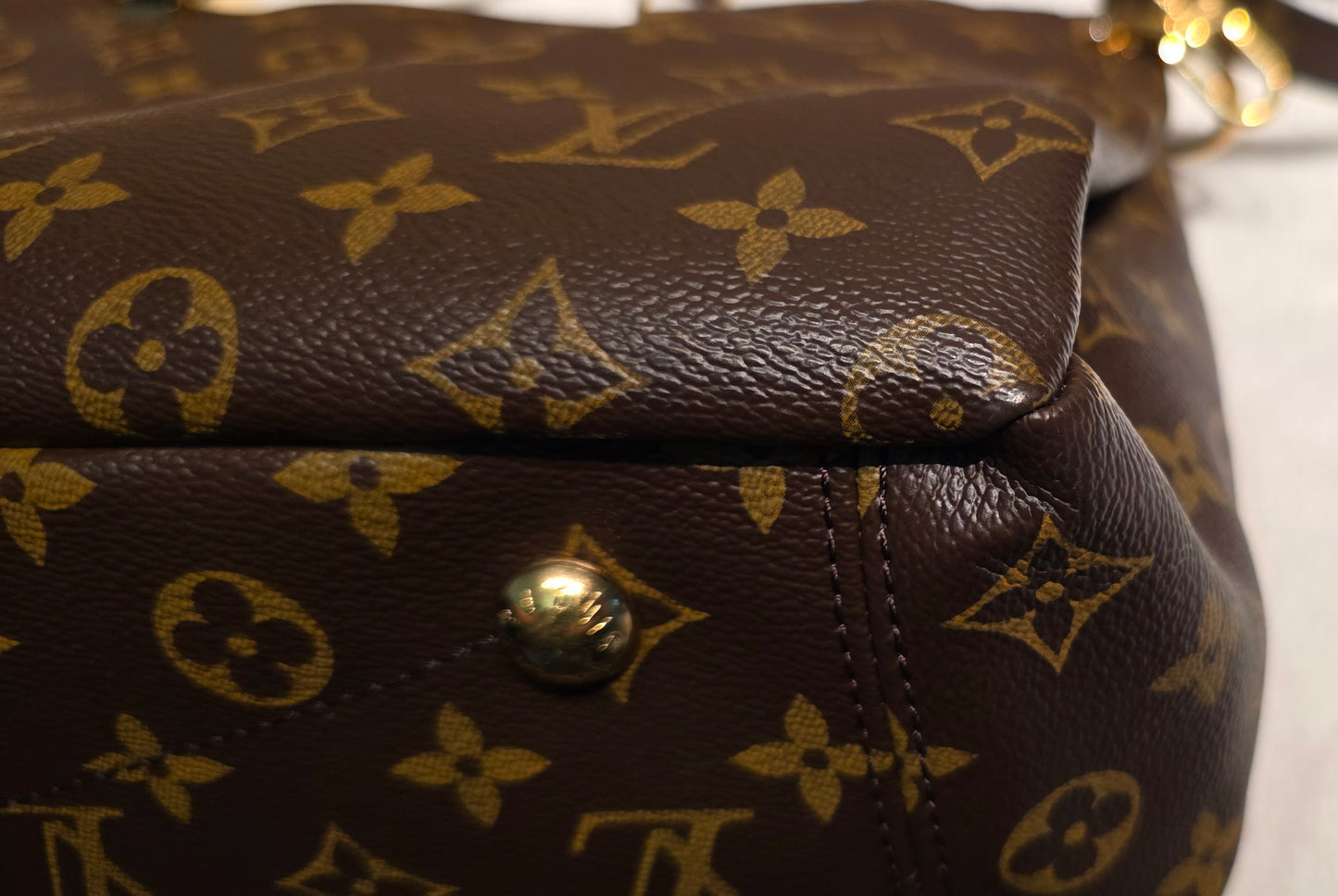 Authentic Louis Vuitton Pallas MM Noir