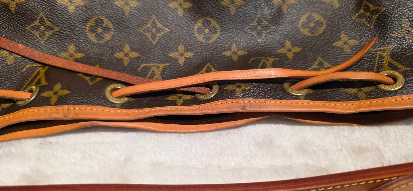 Authentic Louis Vuitton Petite Noe Monogram