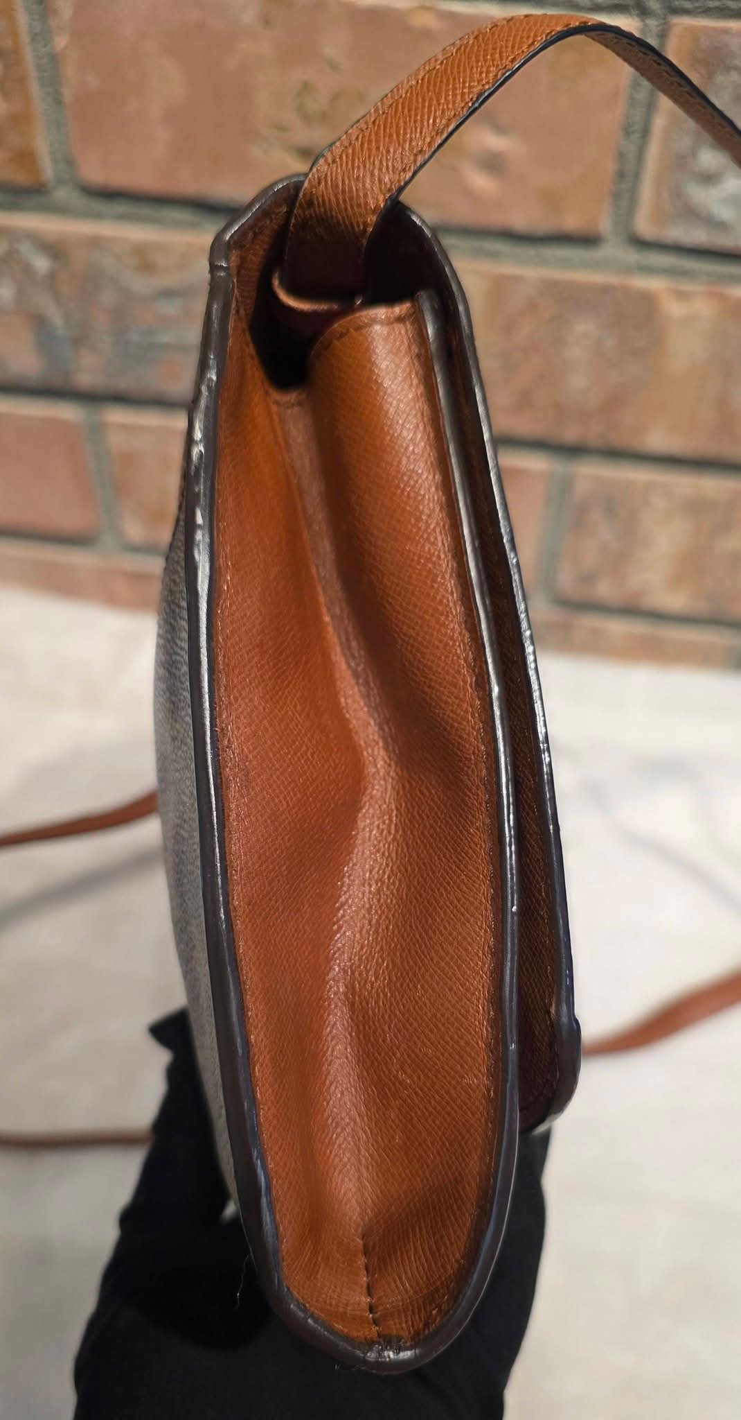 Authentic Louis Vuitton Pochette Bordeaux