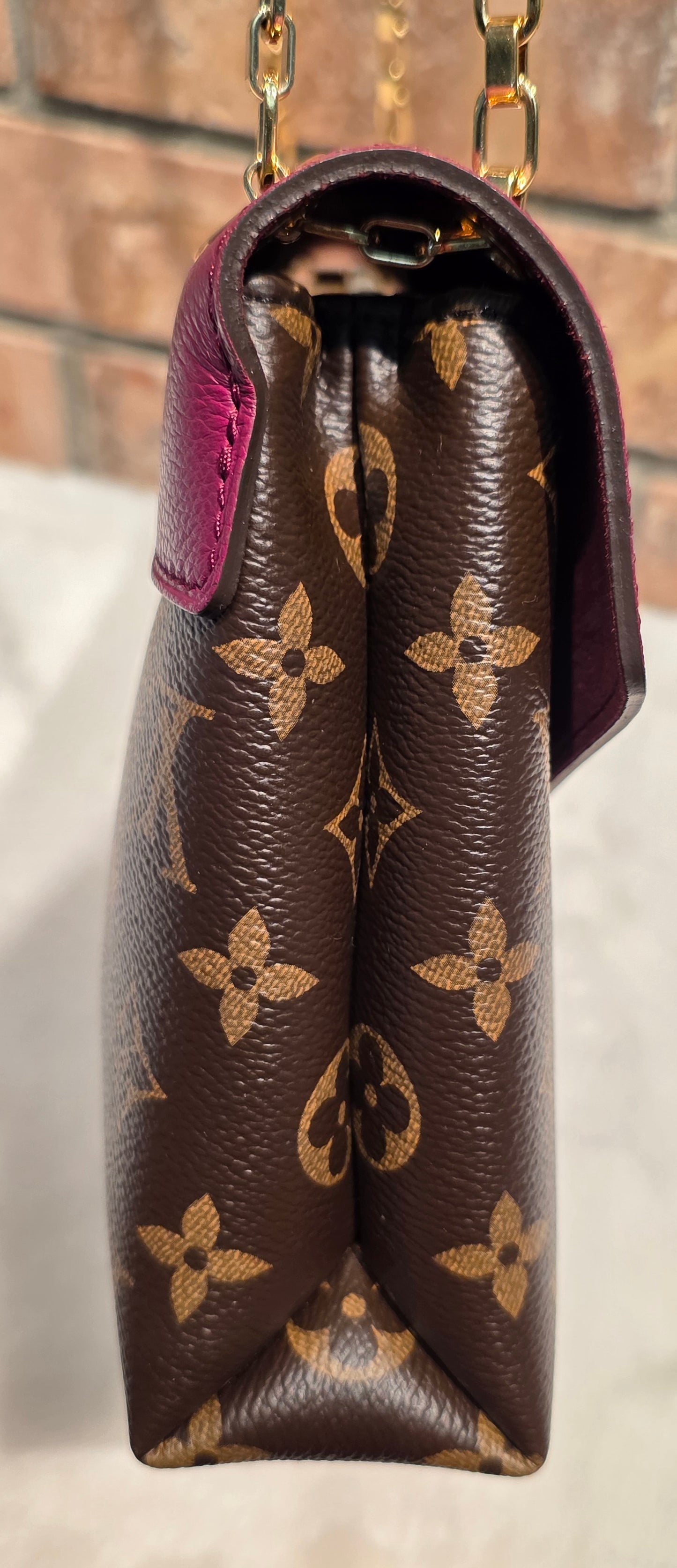 Authentic Louis Vuitton Pallas Chain in Aurore