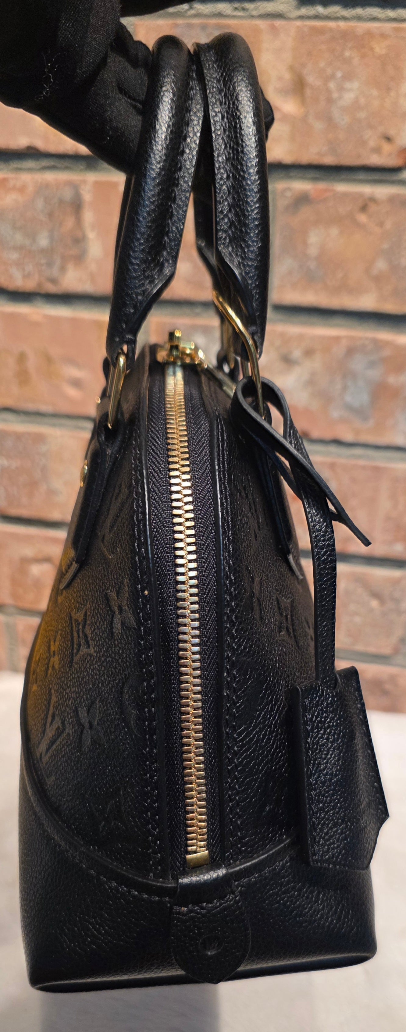 Authentic Louis Vuitton Neo Alma BB Empreinte Noir