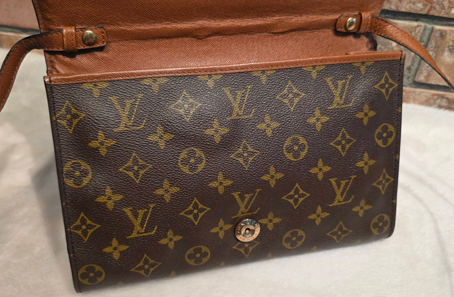 Authentic Louis Vuitton Pochette Bordeaux