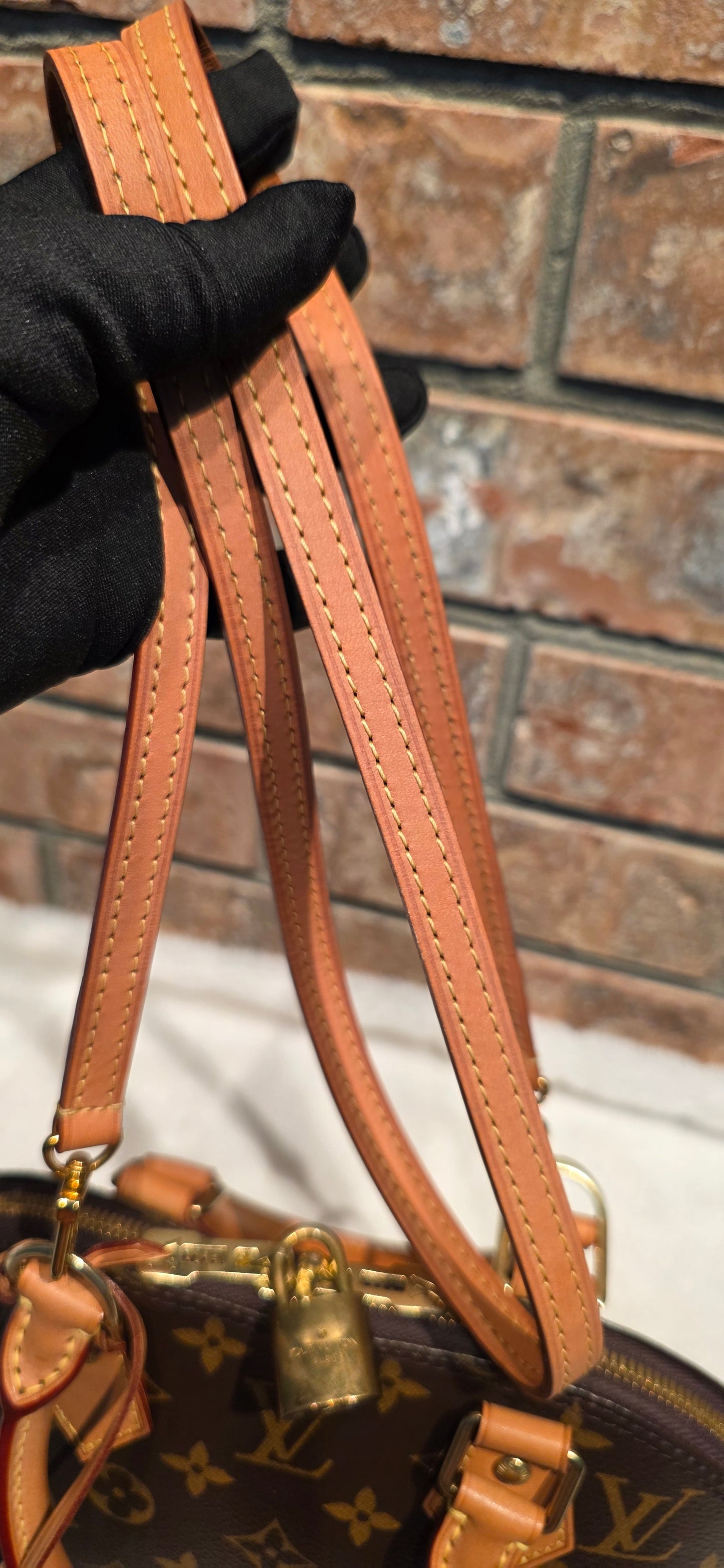 Authentic Louis Vuitton Alma BB Monogram