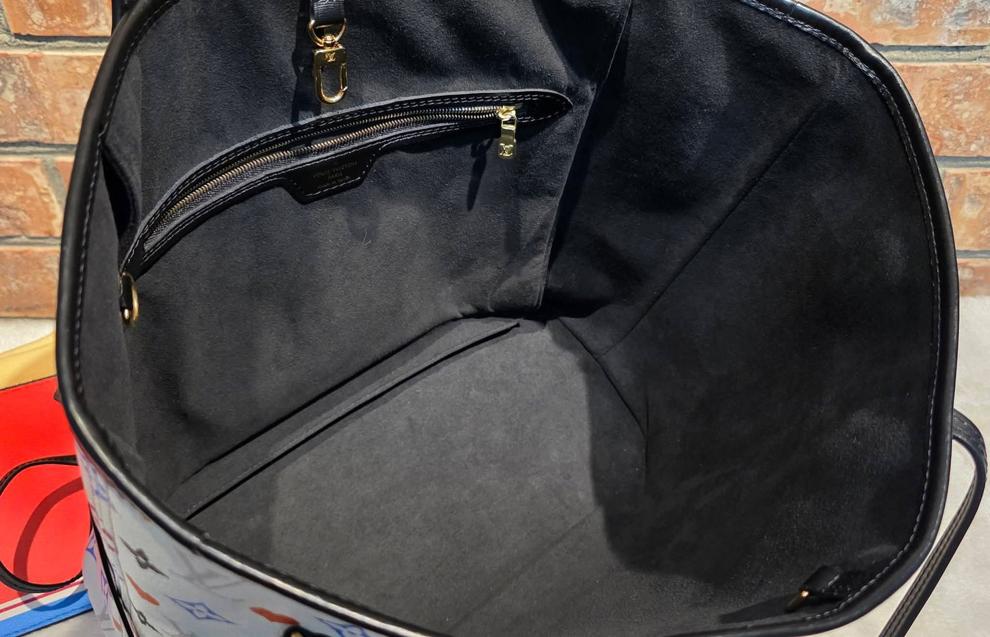 Authentic Louis Vuitton Neverfull MM with Pouch Game On Collection