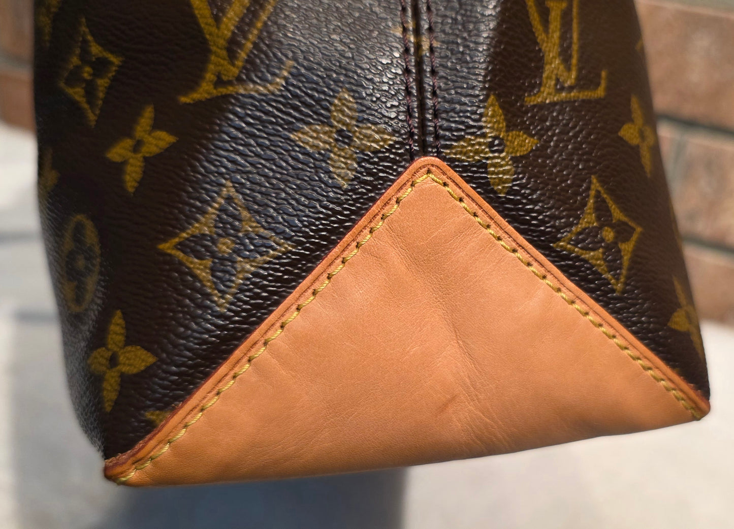 Authentic Louis Vuitton Wilshire MM Monogram