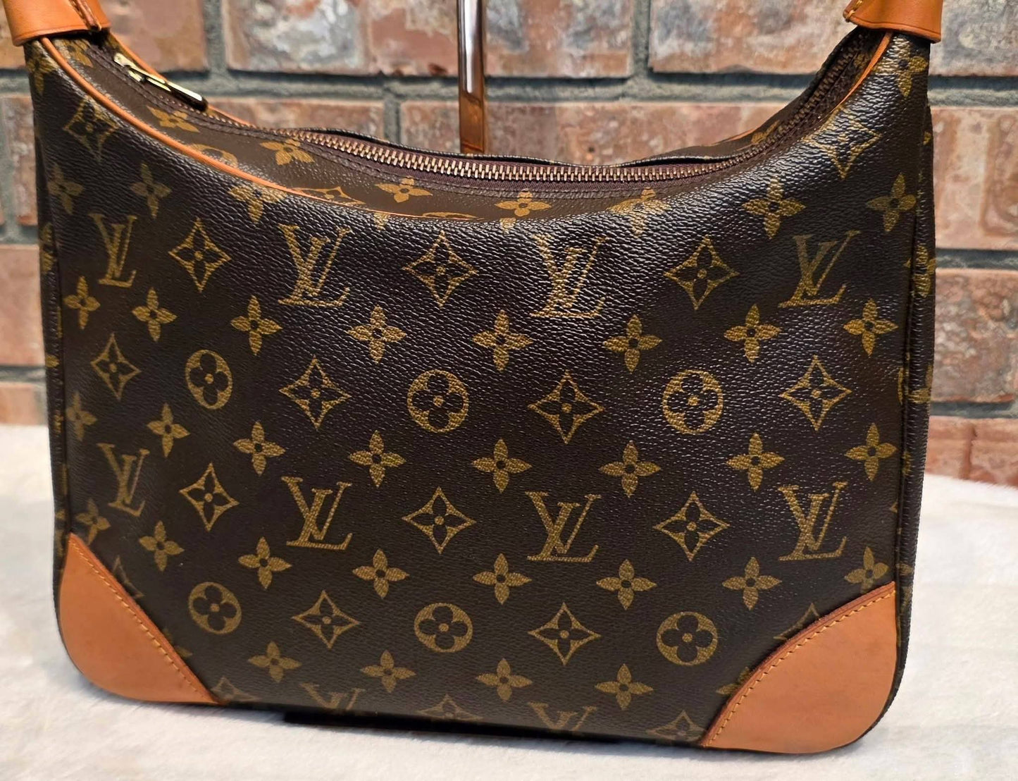 Authentic Louis Vuitton Boulogne 30