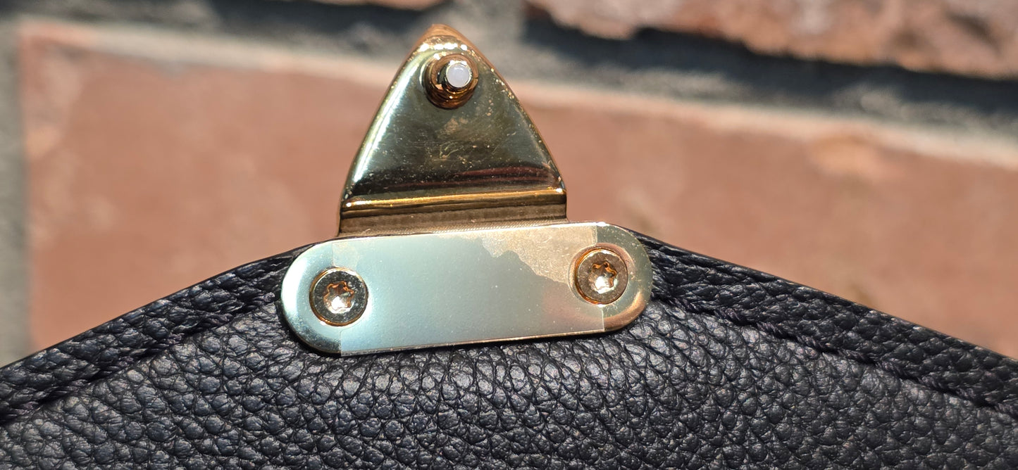 Authentic Louis Vuitton Pochette Metis Empreinte Noir