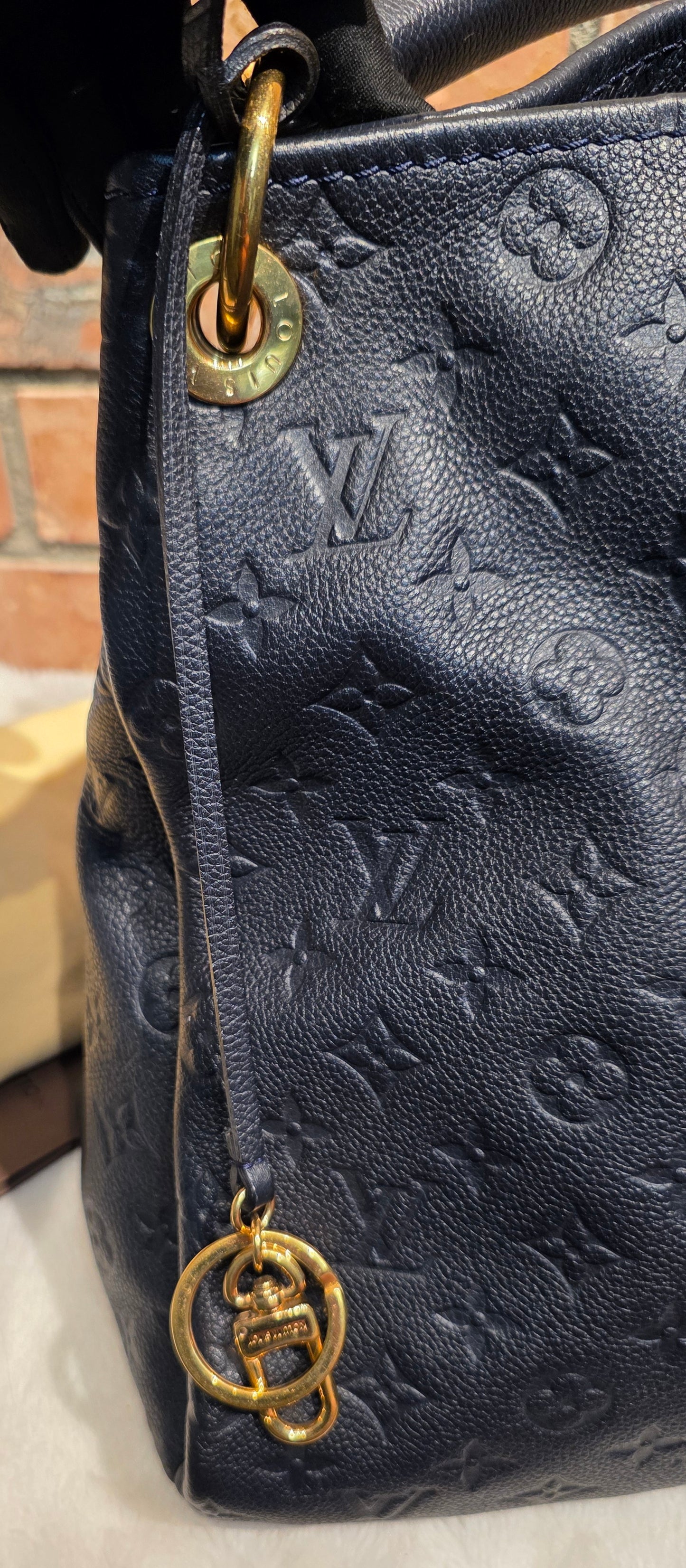 Authentic Louis Vuitton Artsy MM Empreinte Infini