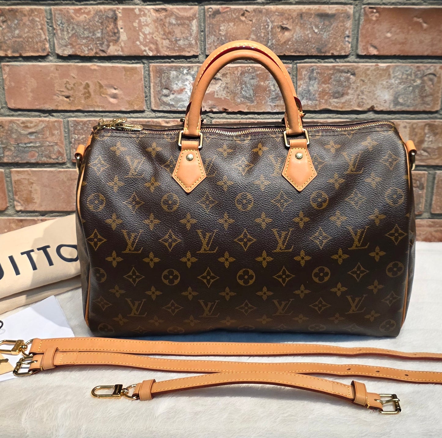 Authentic Louis Vuitton Speedy Bandoliere 35